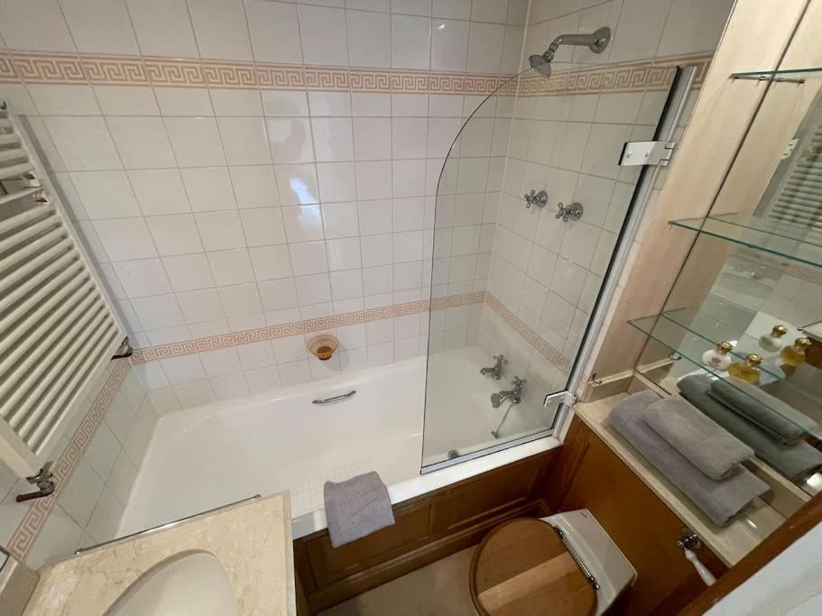 Circus Mews Townhouse:2 Beds:2 En-Suite Baths:Parking:City Centre:Quiet Area Ngoại thất bức ảnh
